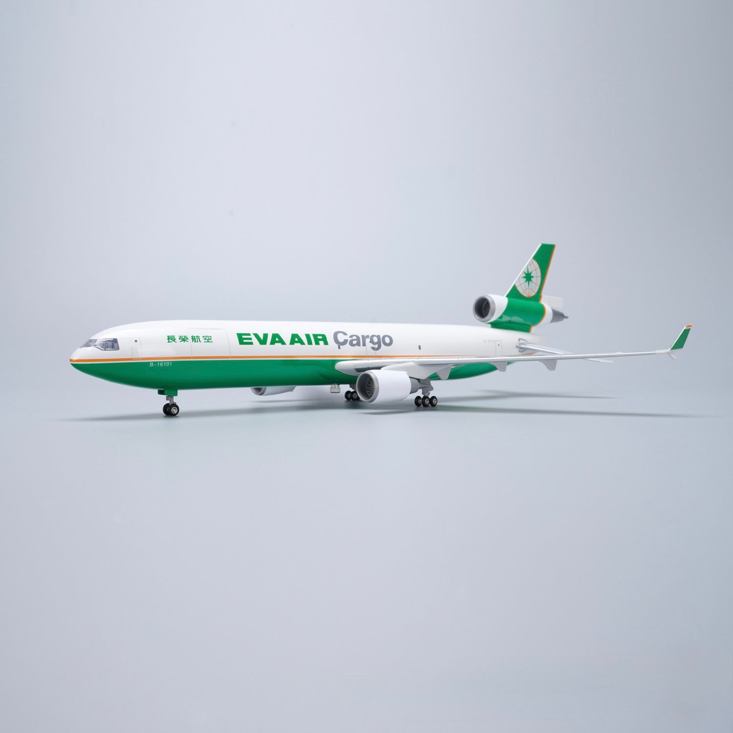EVA AIR MD-11 McDonnell Douglas – Scale 1:130 – 47 cm/18.5 in – ABS Resin