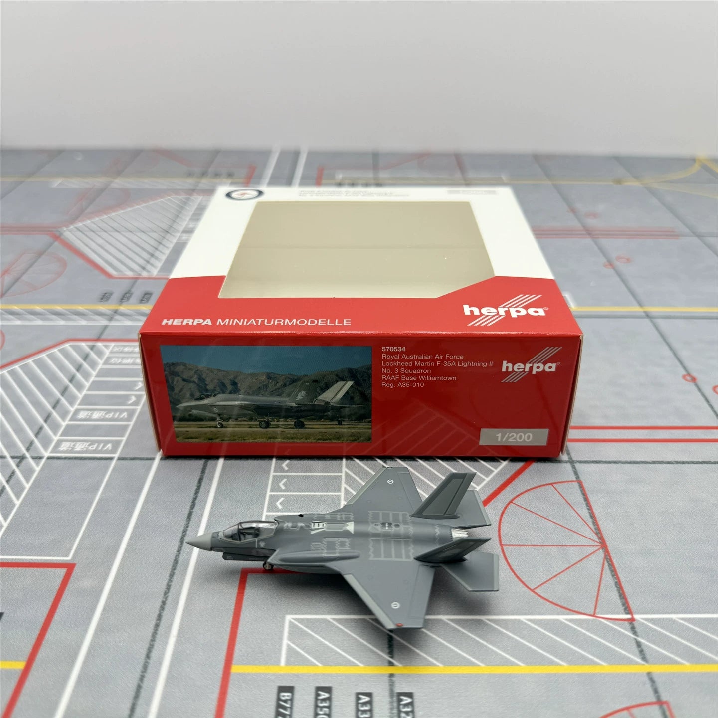 Modelo de avión militar de metal Herpa Wings 1 200 US Air Force F-35A USS Lightnings 11-5020