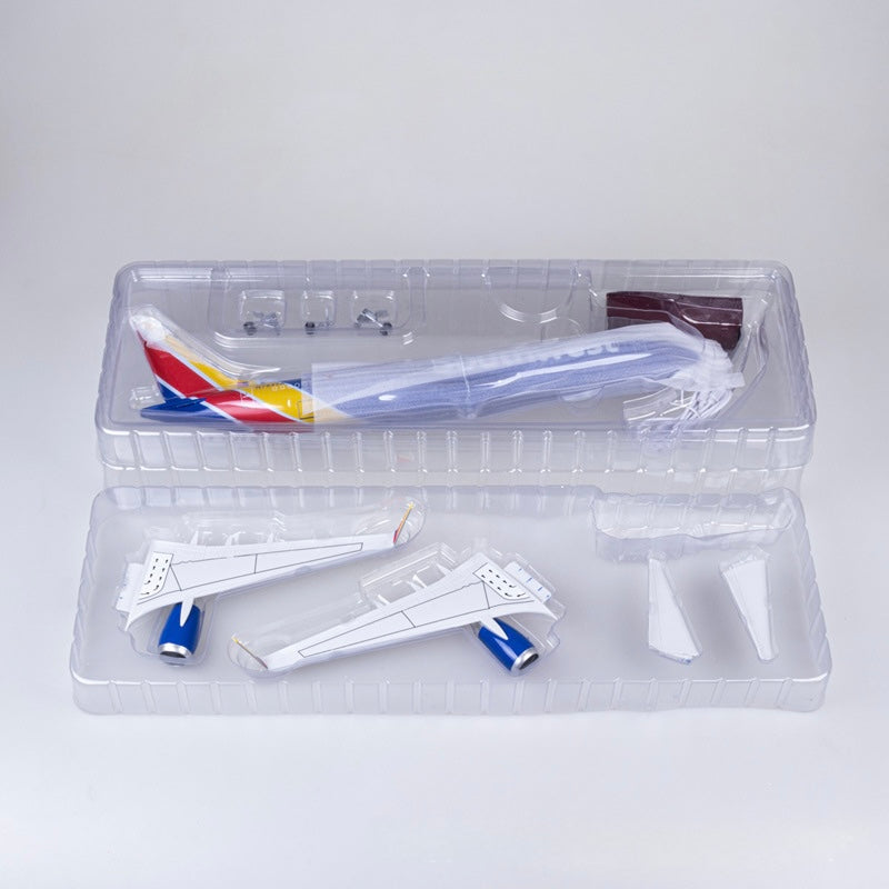 Boeing 737-700 Southwest 1:80 – 47 cm / 18.5 in – LED Lights