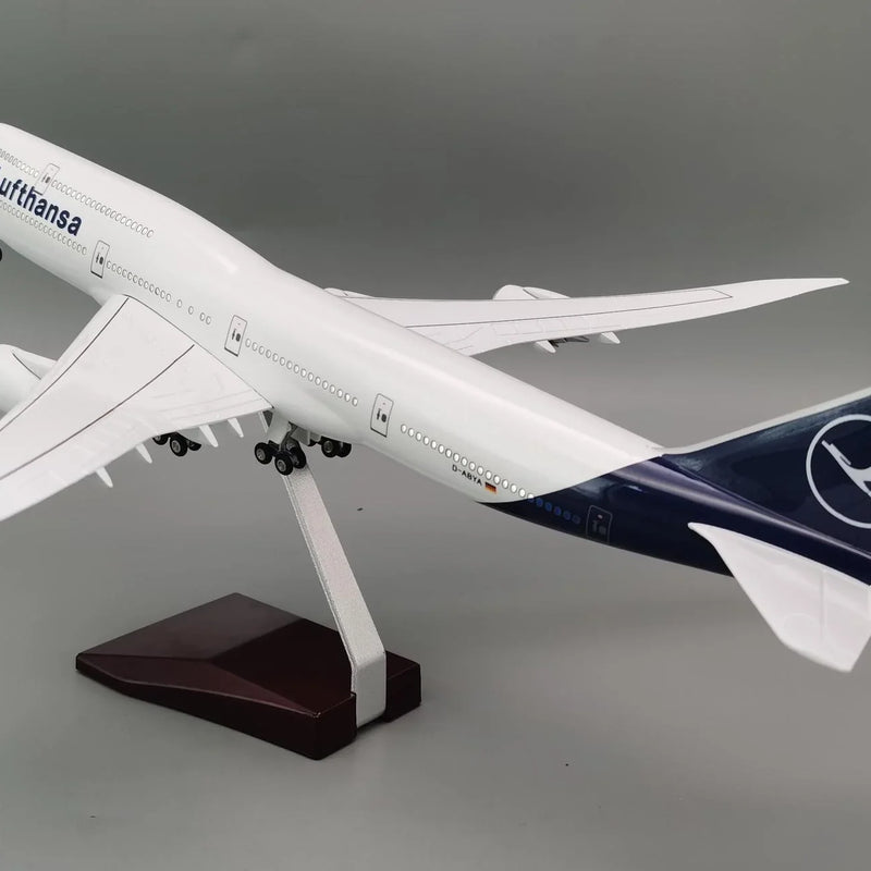 B747 Lufthansa New Painting - Scale 1/150 - 47cm - 18.5 in - Image 4