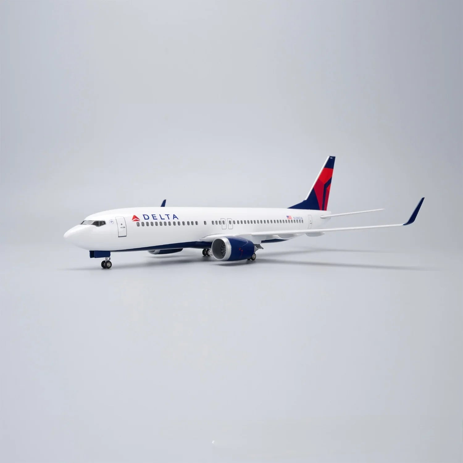 Boeing 737-800 Delta 1:80 – 47 cm / 18.5 in – LED Lights - Gallery 10