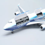 Prototype Boeing 747-400 1:150 – 47 cm / 18.5 in – Opening Cabin Hatches