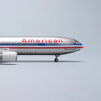 MD-11 American Airlines 1:130 – 47 cm / 18.5 in – ABS Resin – Optional LED Lights