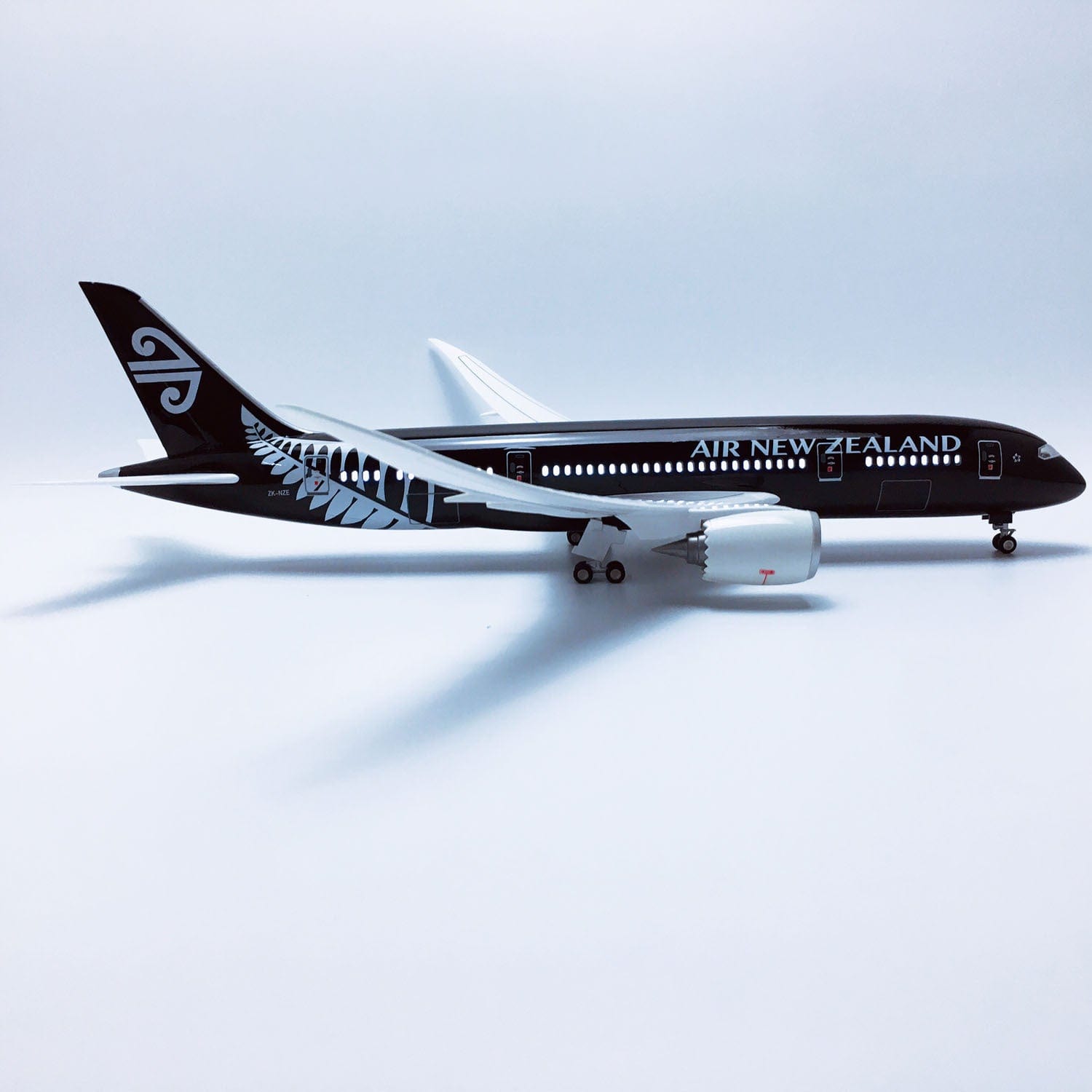 B787 Air New Zealand - Escala 1/130 - 43cm - 16.9 in