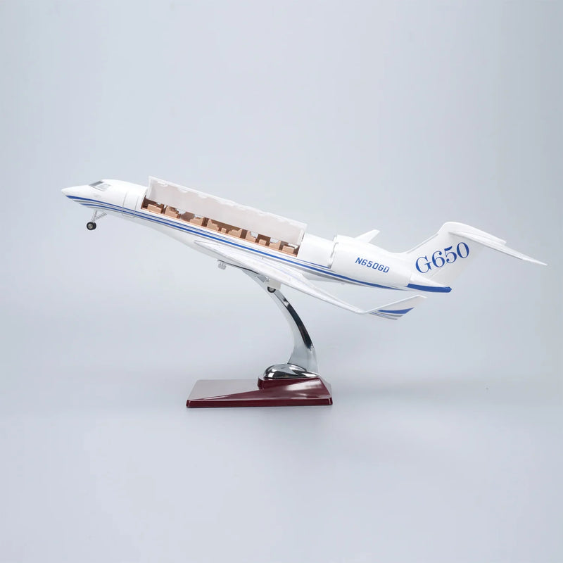 Gulfstream G650ER Jet Model – 1:50 Scale (45cm / 17.7in) – LED Architectural Cutaway - Image 1