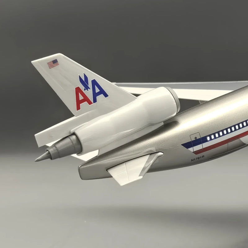 MD-11 American Airlines 1:130 – 47 cm / 18.5 in – ABS Resin – Optional LED Lights - Image 13