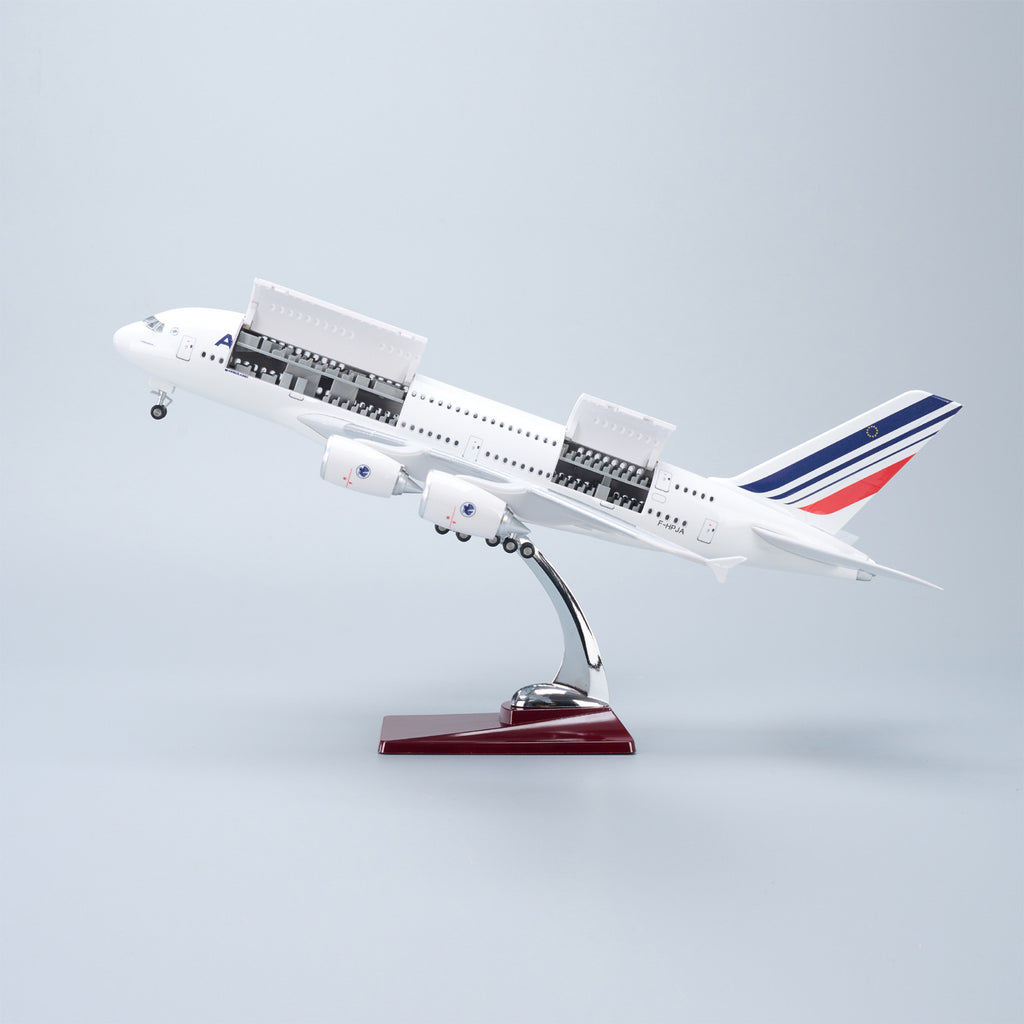 Air France Airbus A380 1:160 – 45.5 cm / 17.9 in – Opening Cabin Interior