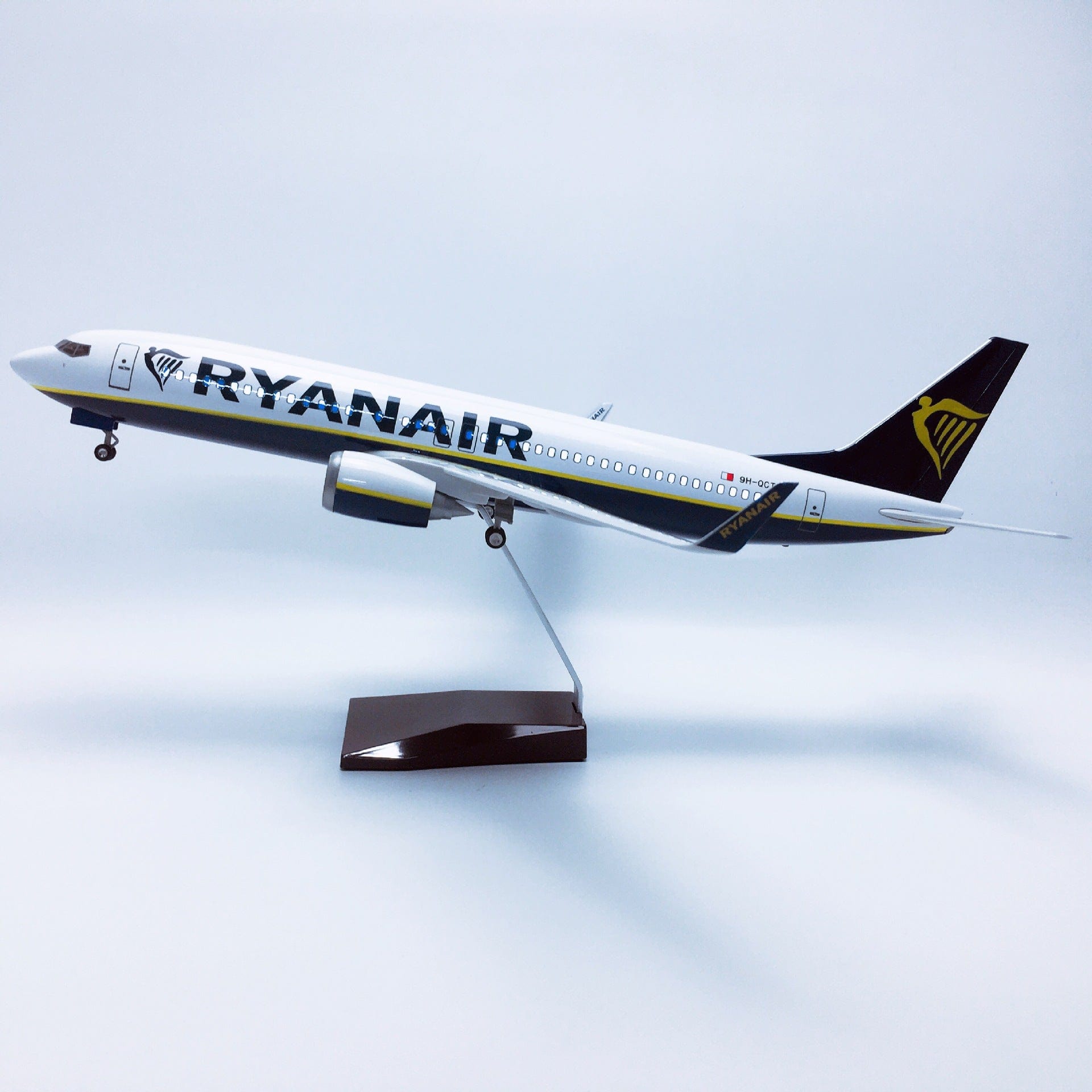 B737-800 Ryanair - Scale 1/80 - 47cm - 18.5 in - Airplane Model