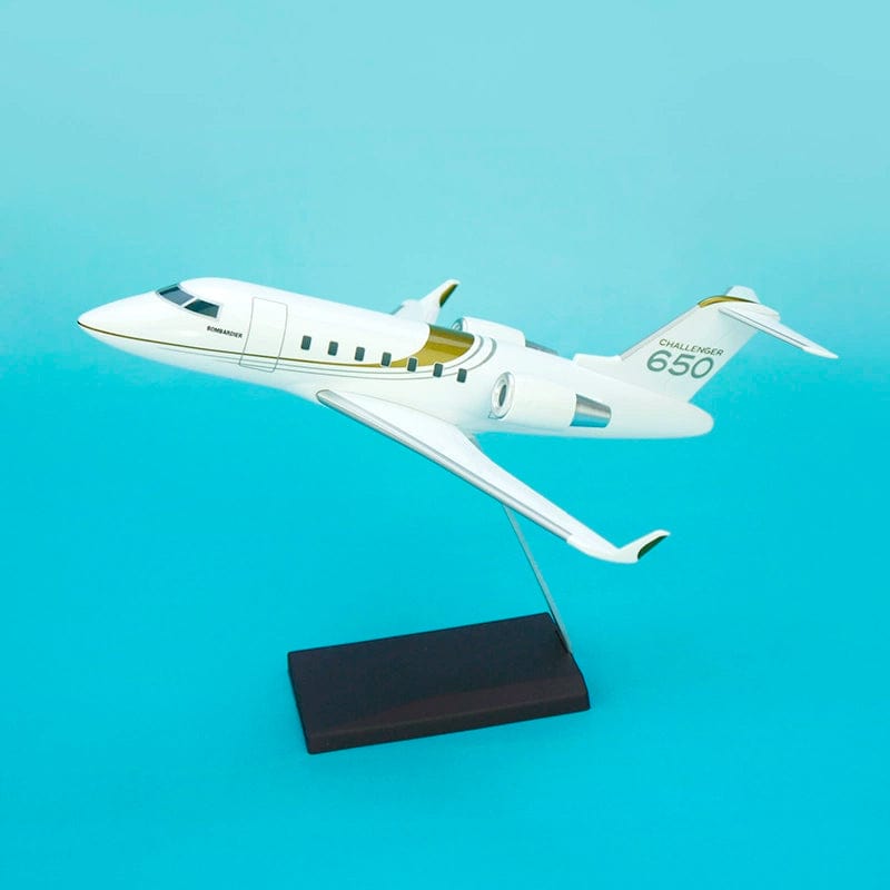 Bombardier Challenger 650 - Scale 1/100 - 21 cm