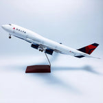 Boeing 747 Delta 1:150 – 47 cm / 18.5 in – LED Lights - Thumbnail 4