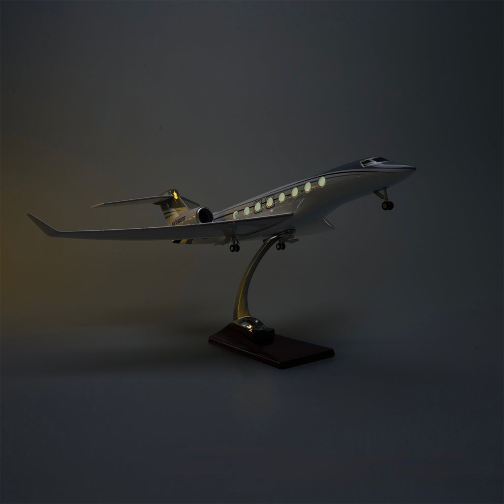 Gulfstream G650ER – Scale 1:50 –  17.7 in - 45 cm – Resin – Premium Display Stand