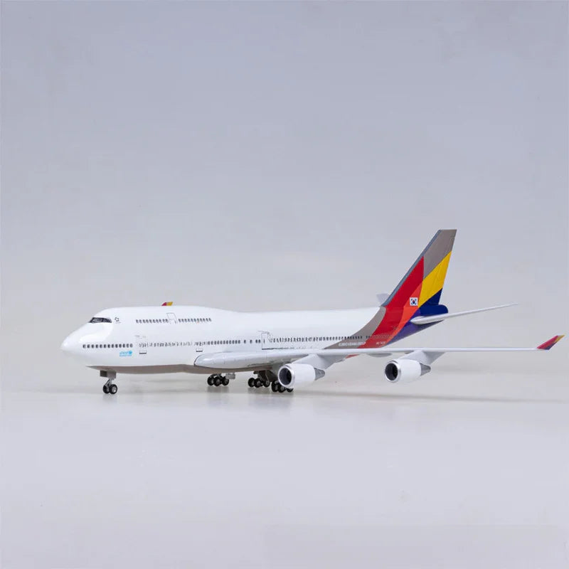 B747 Asiana Airlines - Scale 1/157 - L:47cm - Image 4