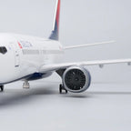 Boeing 737-800 Delta 1:80 – 47 cm / 18.5 in – LED Lights