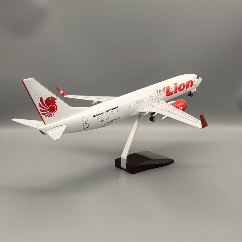 Boeing 737 Thai Lion Air – Scale 1:80 (47 cm / 18.5 in)