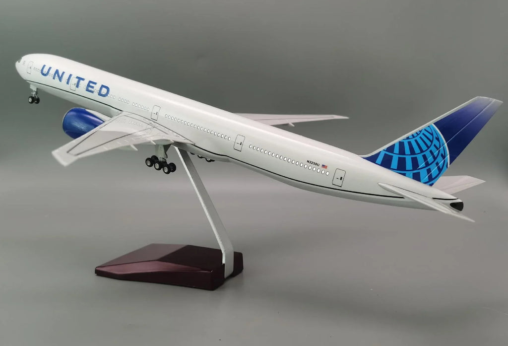 B777 United Airlines  - Scale 1/157 - 47cm - 18.5 in - Airplane Model