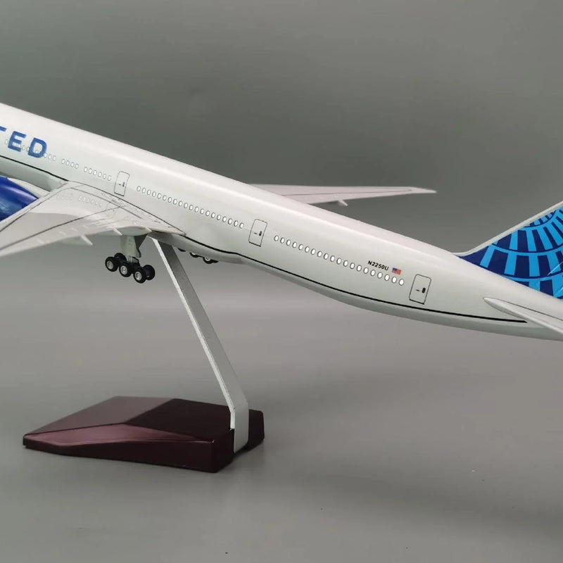 B777 United Airlines  - Scale 1/157 - 47cm - 18.5 in - Airplane Model - Image 4