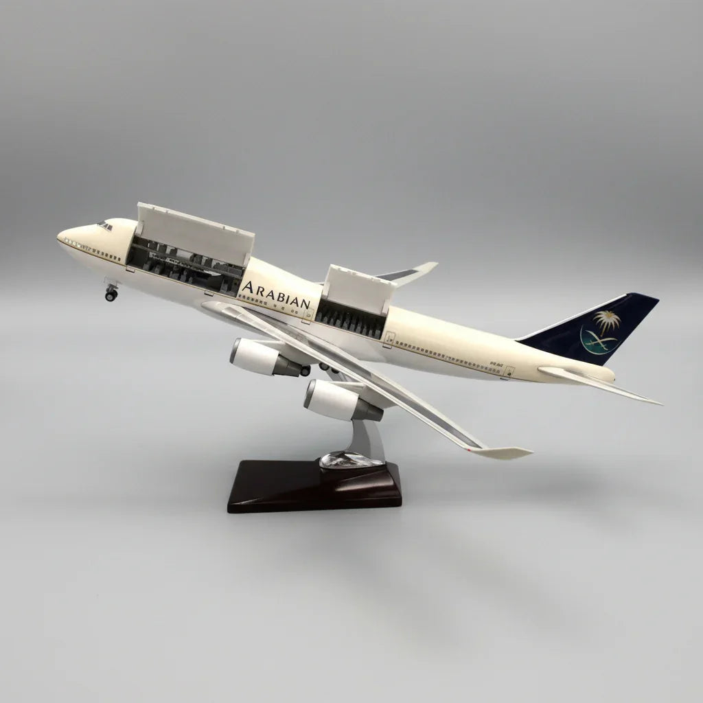 Saudia Airlines Boeing 747-400 1:150 – 47 cm / 18.5 in – Interior de cabina abrible y luces LED - Gallery 1