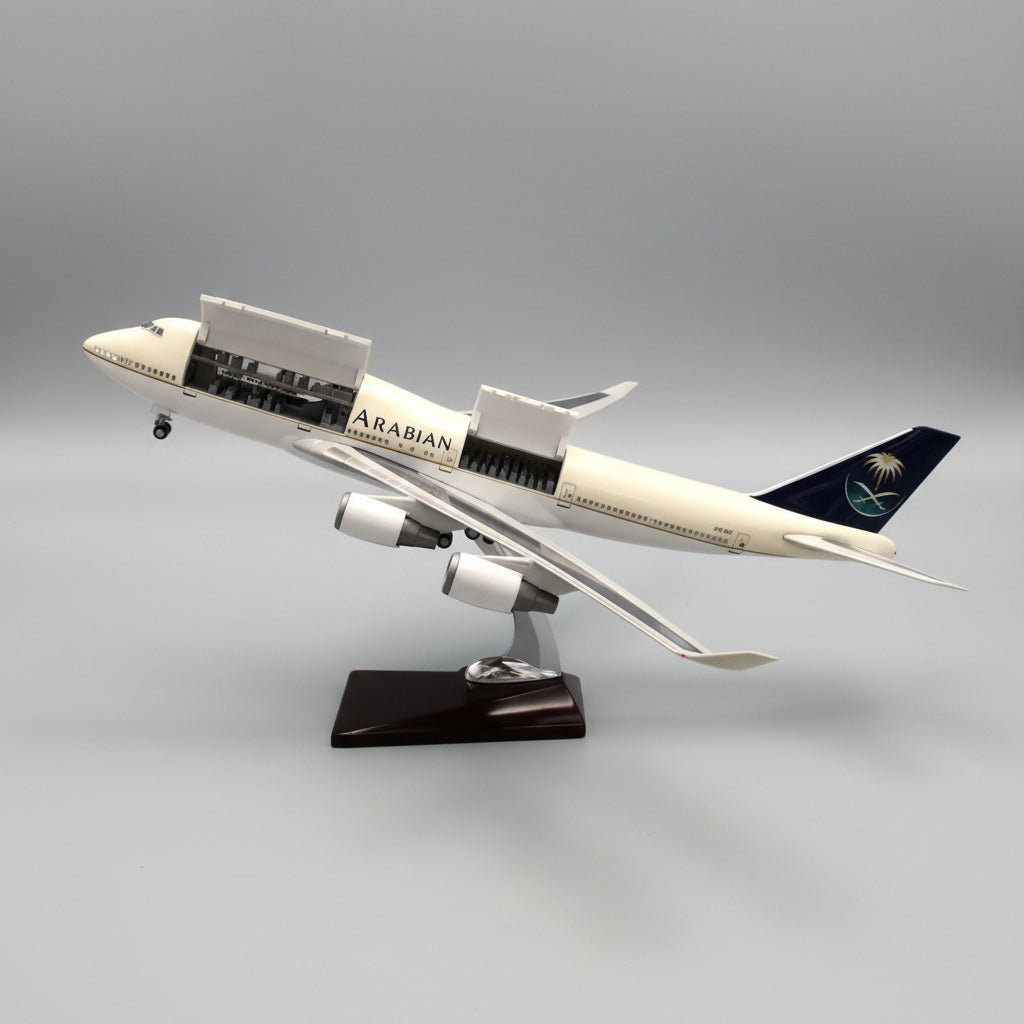 Saudia Airlines Boeing 747-400 1:150 – 47 cm / 18.5 in – Opening Cabin Interior & LED Lights