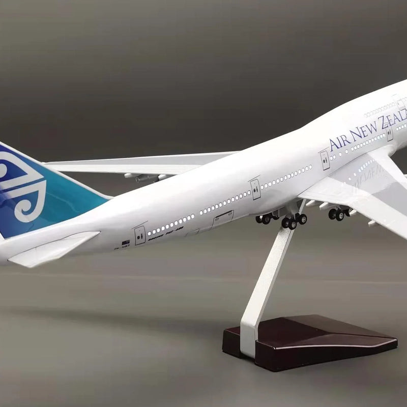 B747 Air New Zealand  - Scale 1/150 - 47cm - 18.5in - Airplane Model - Image 6