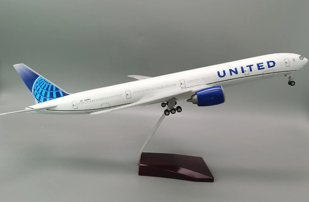 B777 United Airlines  - Scale 1/157 - 47cm - 18.5 in - Airplane Model