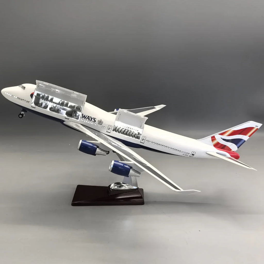 British Airways Boeing 747 1:150 – 47 cm / 18.5 in – Opening Interior