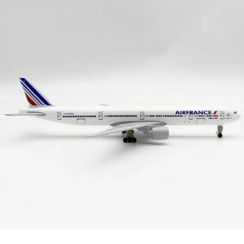 Air France Boeing 777 – Alloy Model – 20 cm – With Landing Gear - Gallery 1