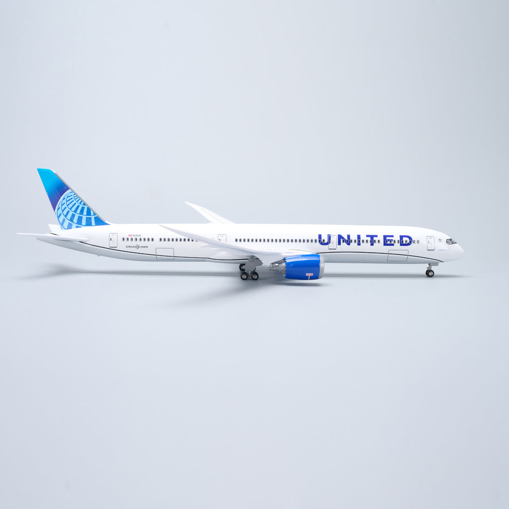 United Airlines Boeing 787-10 1:145 – 47 cm / 18.5 in – LED Lights