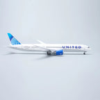 United Airlines Boeing 787-10 1:145 – 47 cm / 18.5 in – LED Lights