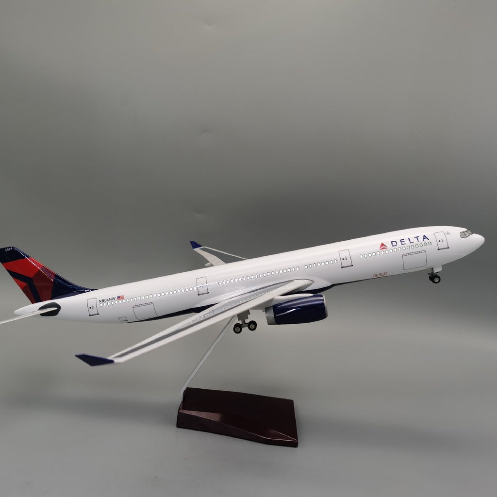 A330 Delta Airlines - Scale 1/135 - 47cm - 18.5 in - Airplane Model