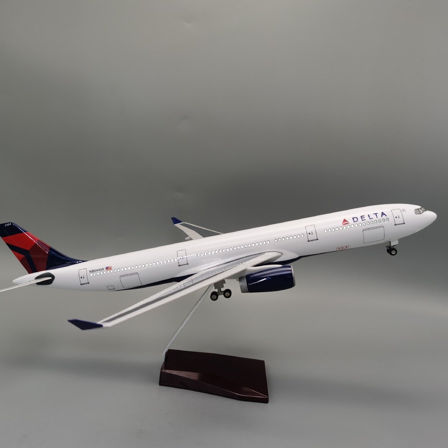 A330 Delta Airlines - Scale 1/135 - 47cm - 18.5 in - Airplane Model