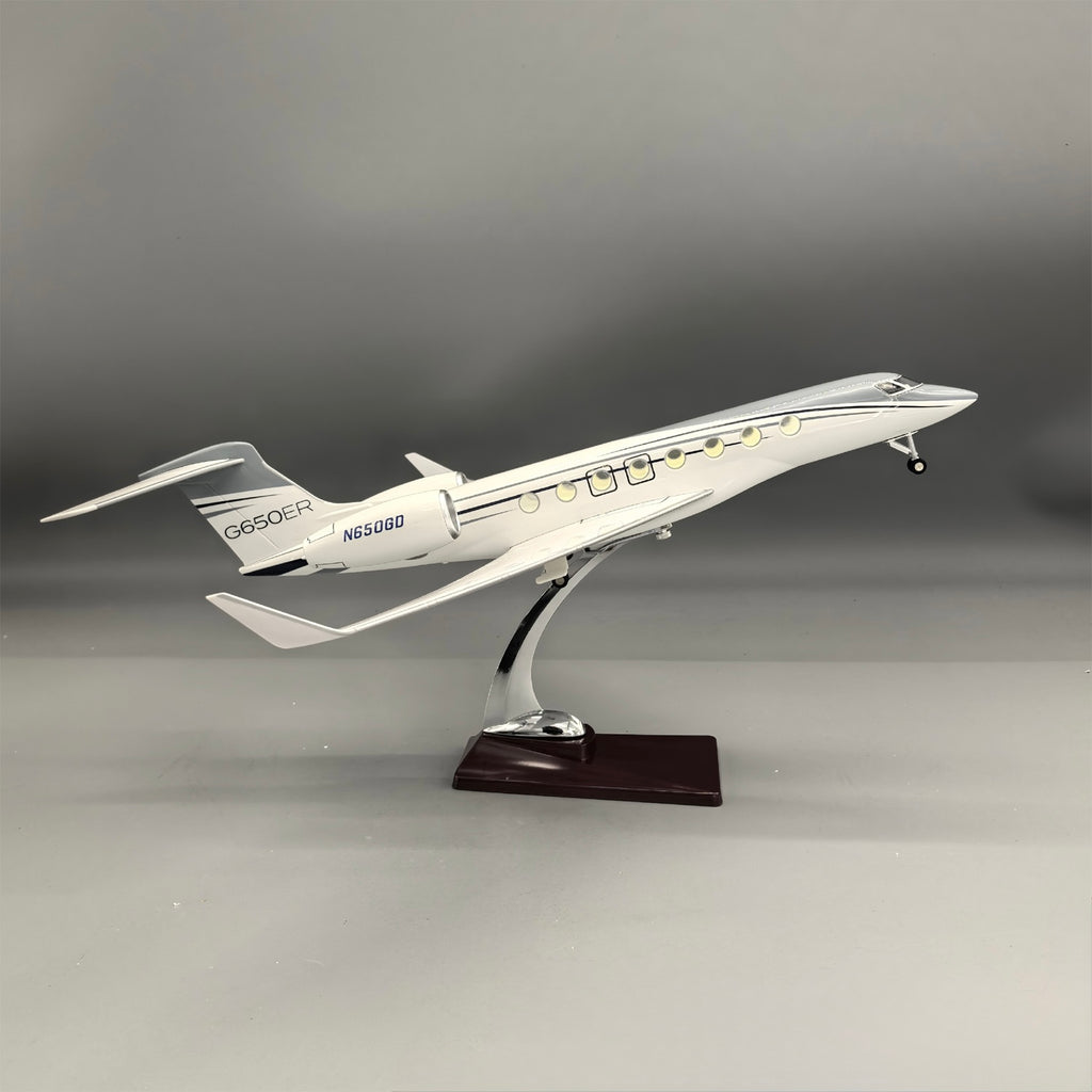 Gulfstream G650ER – Scale 1:50 –  17.7 in - 45 cm – Resin – Premium Display Stand