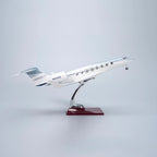 طائرة جولف ستريم G650ER – مقياس 1:50 – 17.7 بوصة - 45 سم – راتينج – حامل عرض فاخر