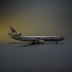 MD-11 American Airlines 1:130 – 47 cm / 18.5 in – ABS Resin – Optional LED Lights