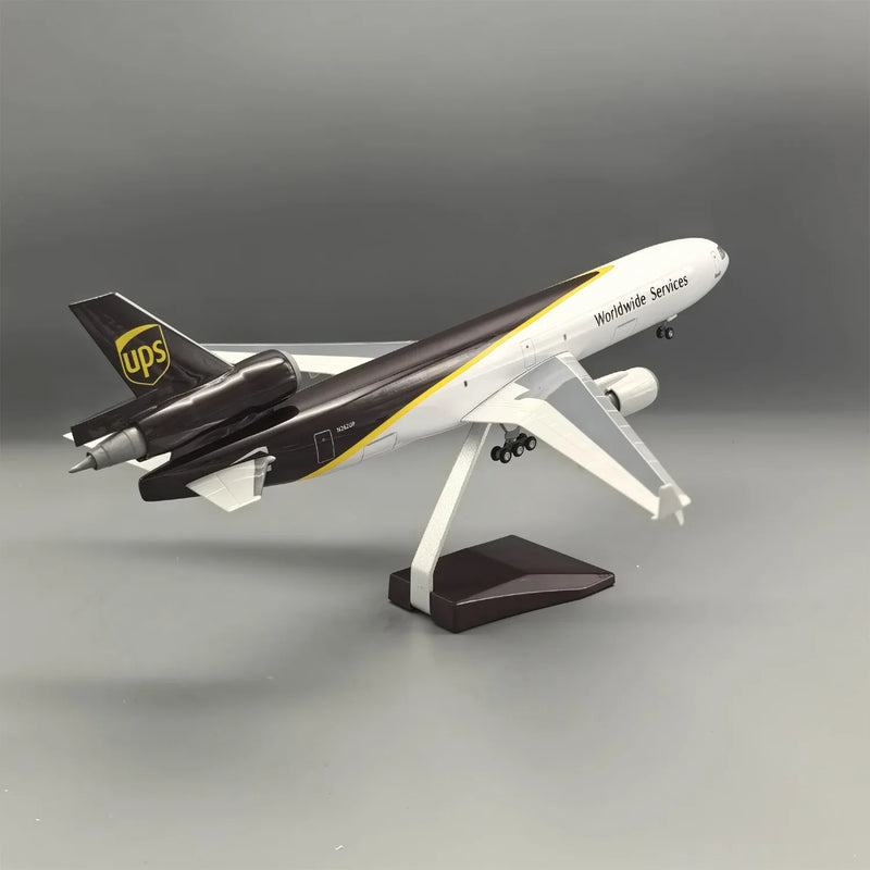 UPS MD-11 McDonnell Douglas – Escala 1:130 – 47 cm/18,5 pulgadas – Resina ABS – SIN luces LED  - Image 10