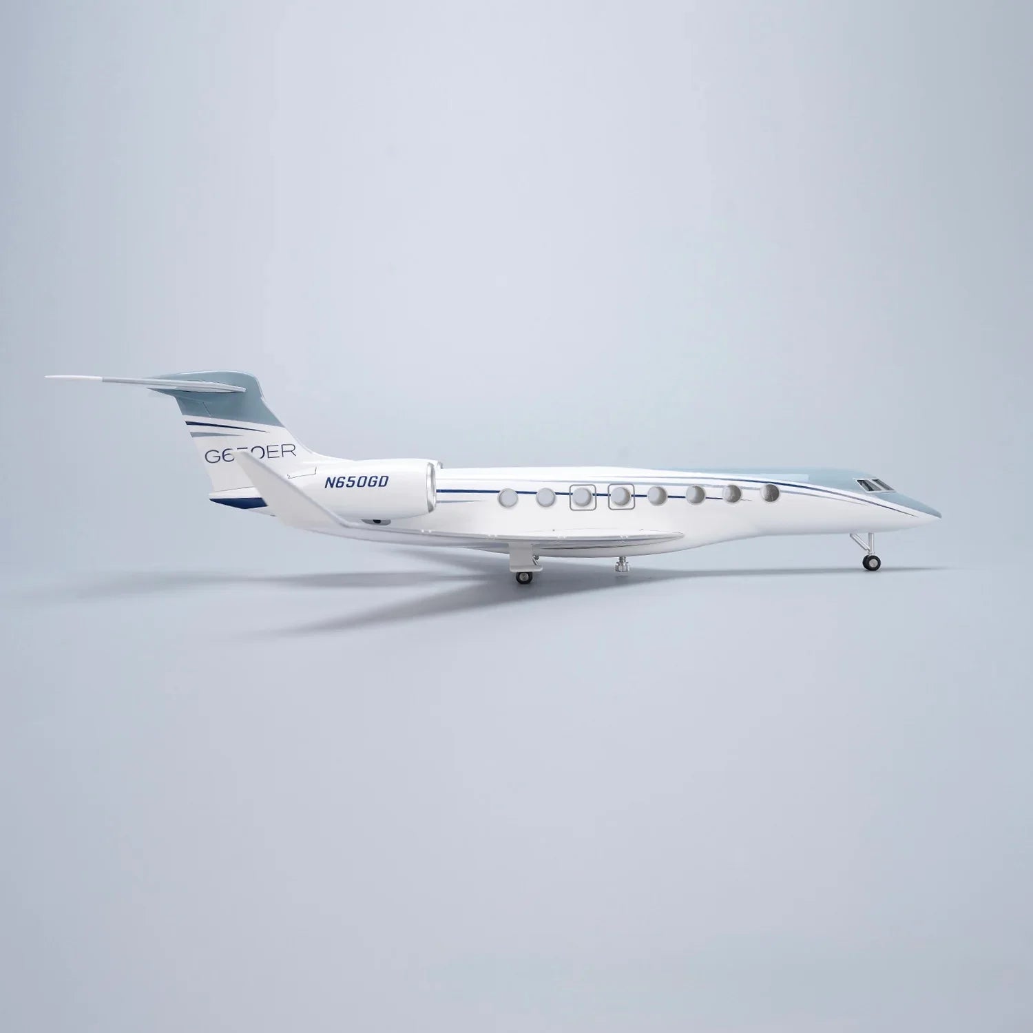 Gulfstream G650ER – Scale 1:50 –  17.7 in - 45 cm – Resin – Premium Display Stand - Gallery 7