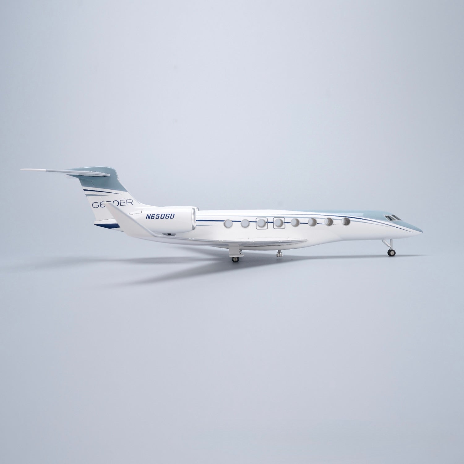 Gulfstream G650ER – Scale 1:50 –  17.7 in - 45 cm – Resin – Premium Display Stand