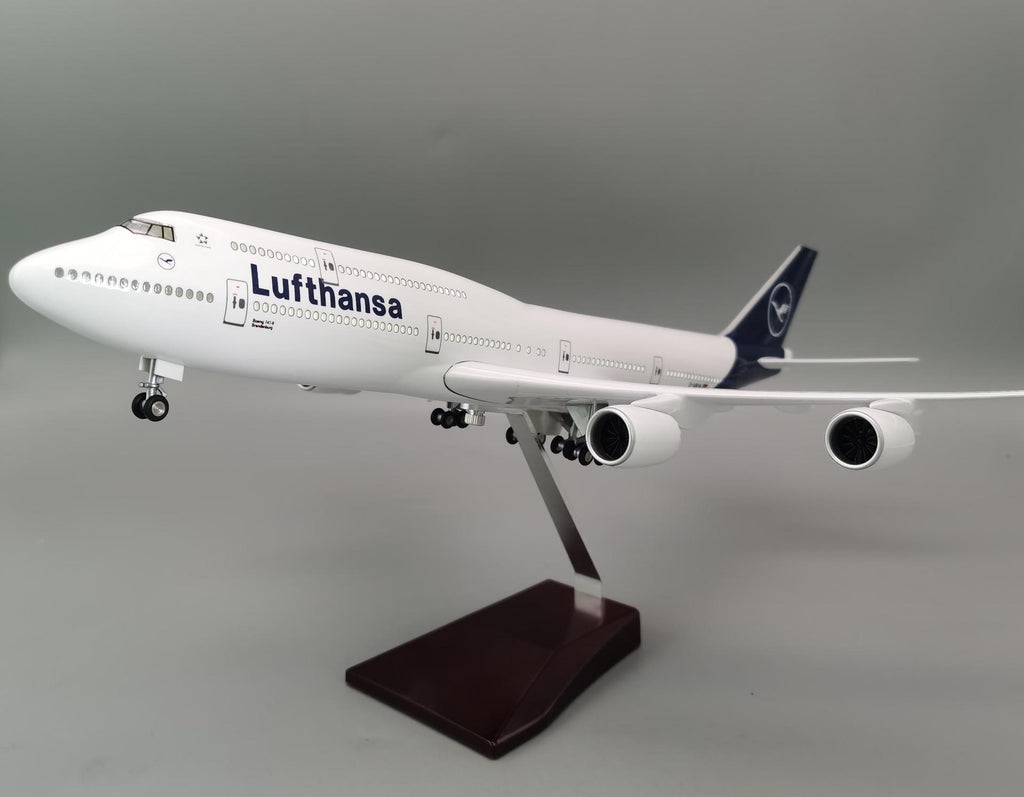 B747 Lufthansa New Painting - Scale 1/150 - 47cm - 18.5 in
