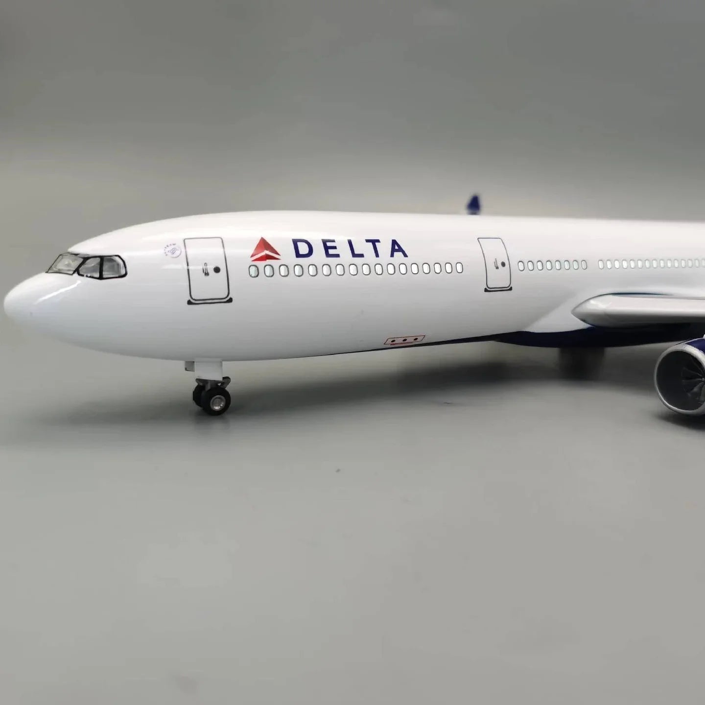 A330 Delta Airlines - Escala 1/135 - 47 cm - 18,5 pulgadas - Modelo de avión - Gallery 3