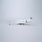 طائرة جولف ستريم G650ER – مقياس 1:50 – 17.7 بوصة - 45 سم – راتينج – حامل عرض فاخر