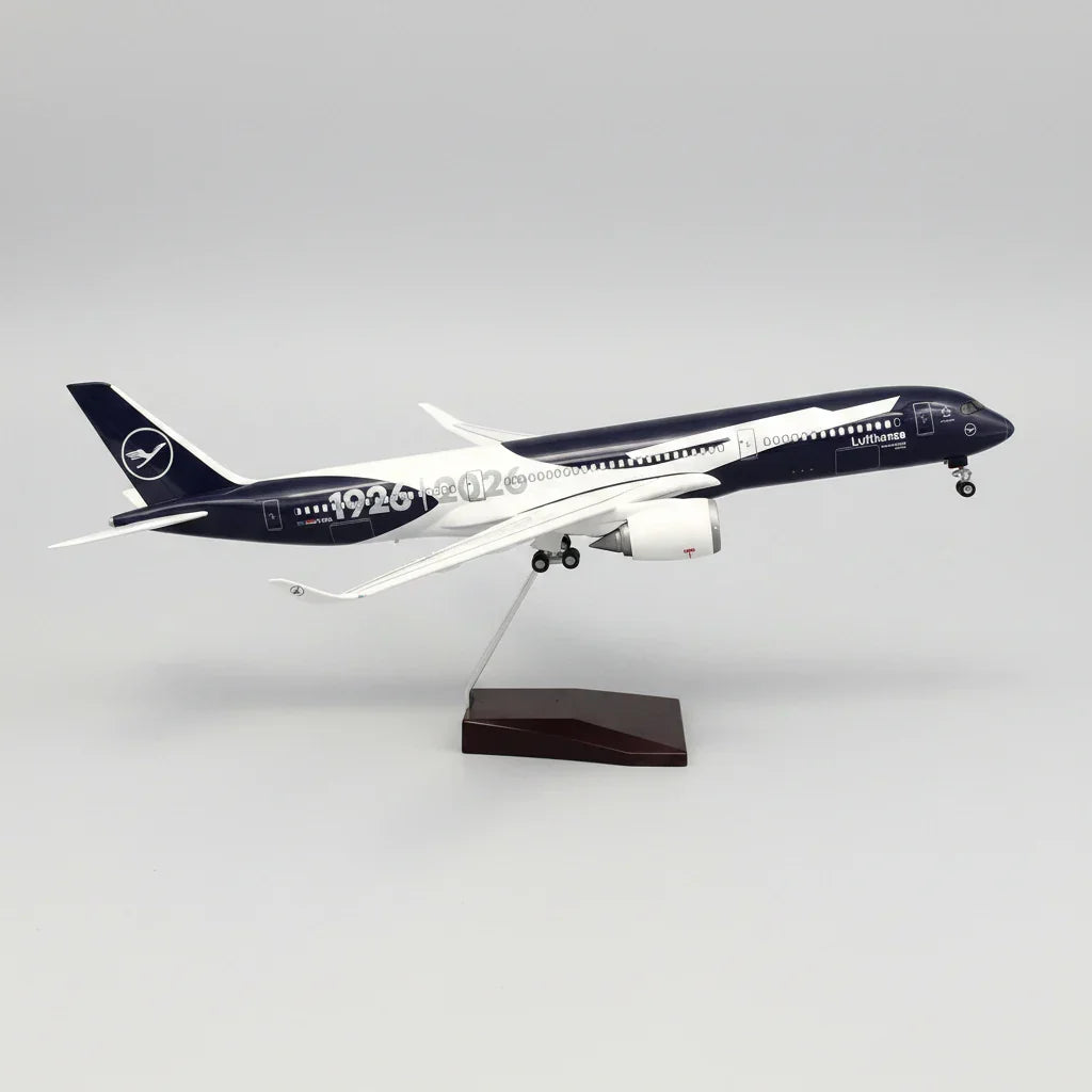 Lufthansa Airbus A350-900 "Centennial 1926–2026" – 47 cm / 18.5 in – Voice-Activated LED Display Model - Gallery 1