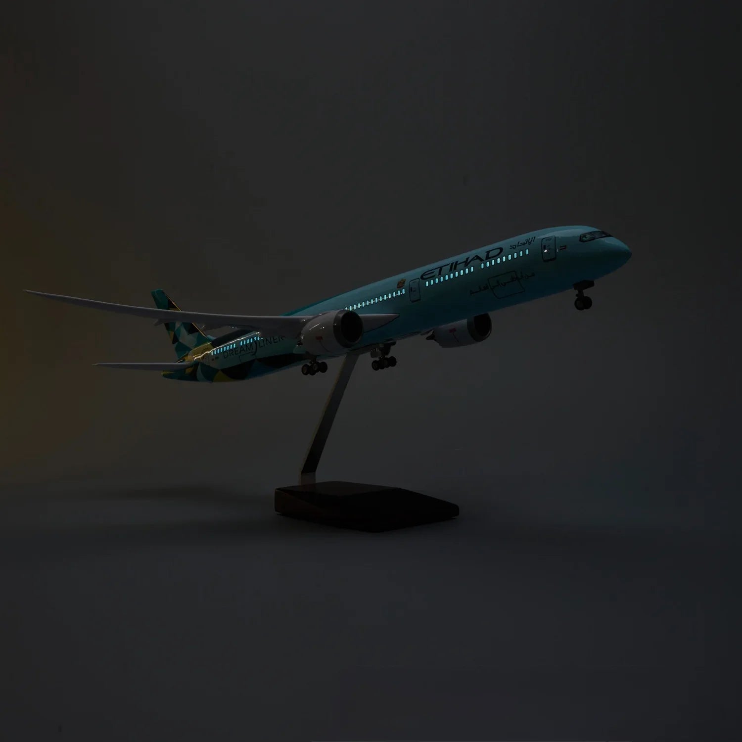 Boeing 787-10 Etihad Airways 1:145 – 47 cm / 18.5 in – LED Lights - Gallery 2