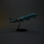 Boeing 787-10 Etihad Airways 1:145 – 47 cm / 18.5 in – LED Lights