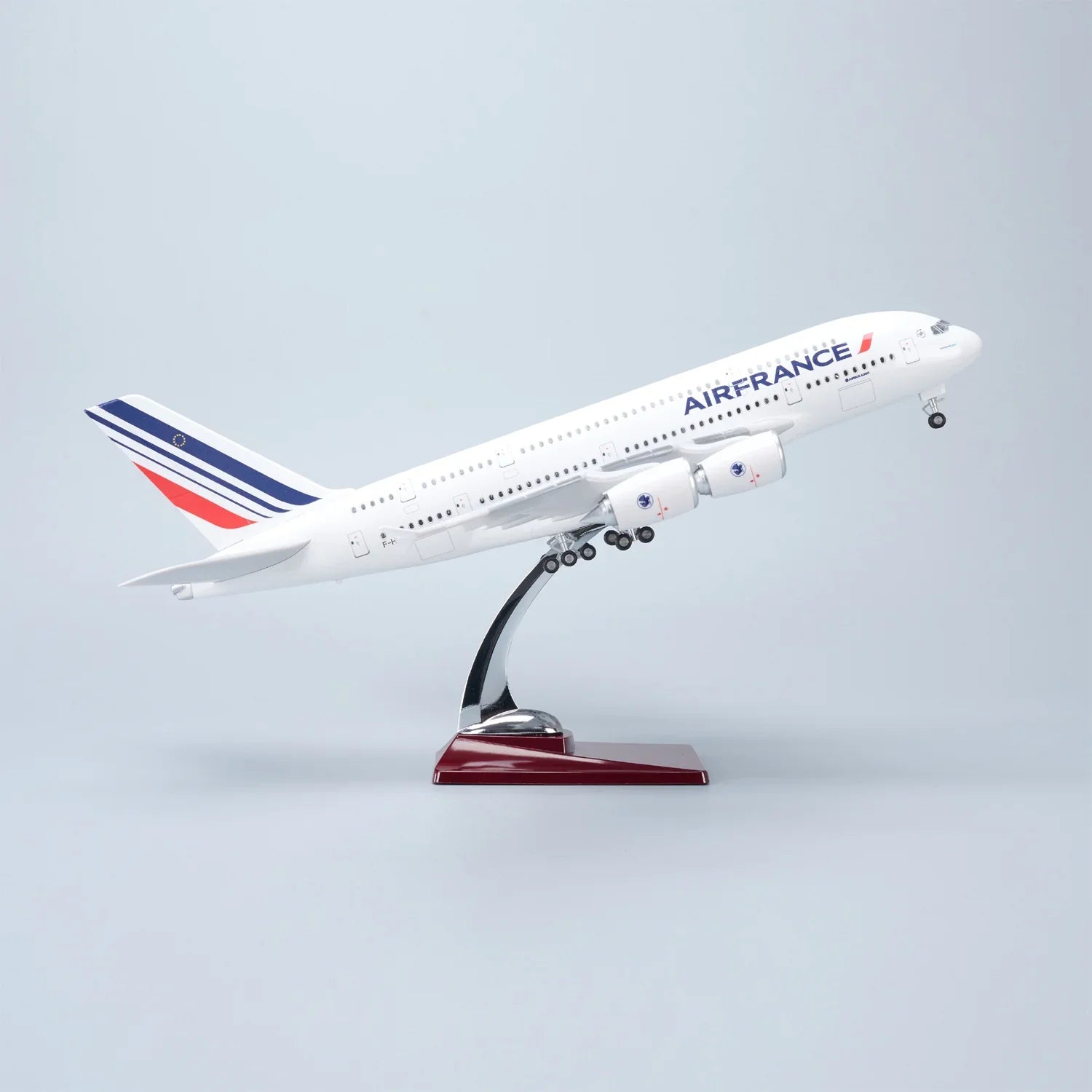 Air France Airbus A380 1:160 – 45.5 cm / 17.9 in – Opening Cabin Interior - Gallery 3
