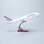 طائرة إيرباص A380 من الخطوط الجوية الفرنسية بمقياس 1:160 – 45.5 سم / 17.9 بوصة – بفتحات داخلية للمقصورة