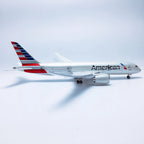Boeing 787 American Airlines 1:130 – 43 cm / 16,9 pulgadas – Luces LED