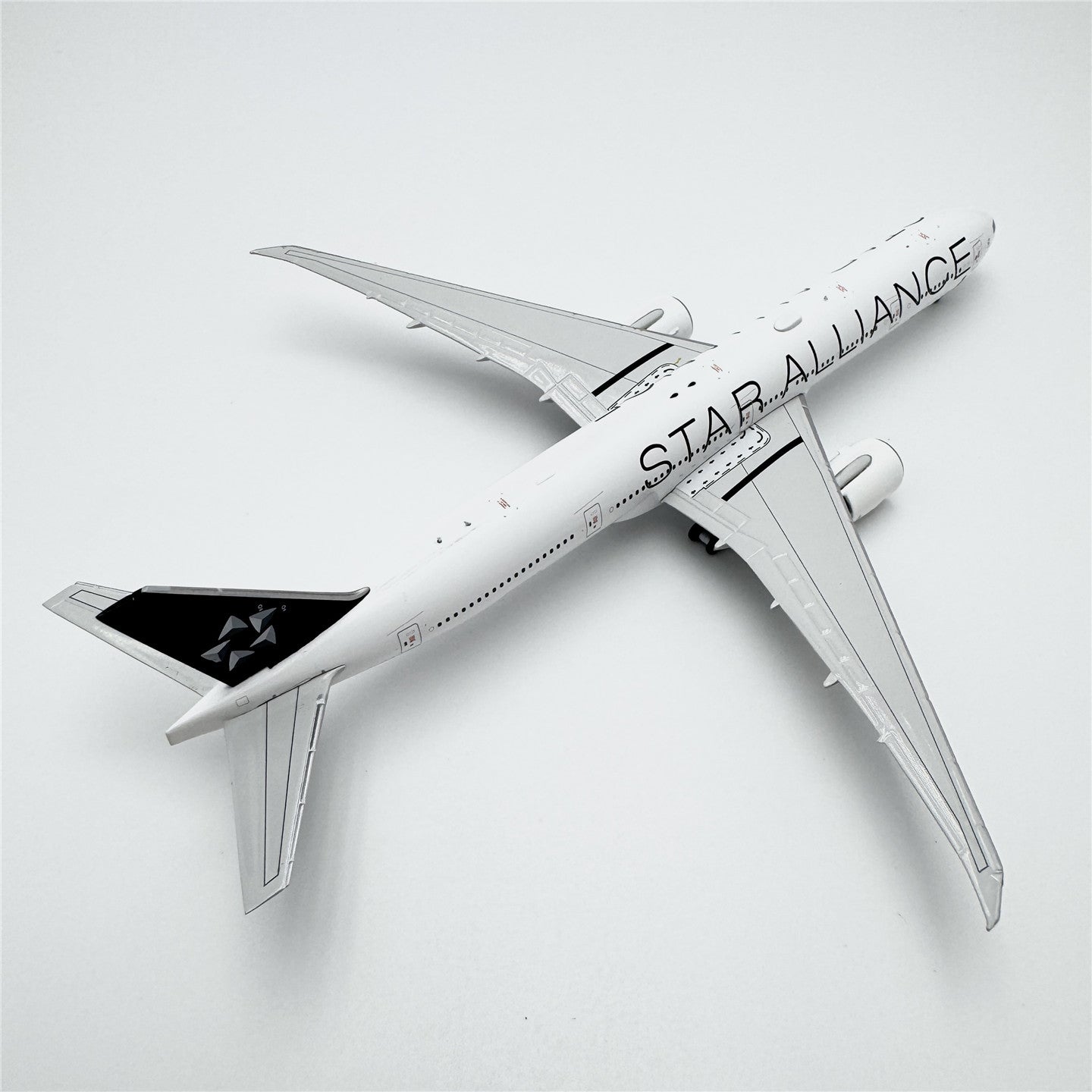 EVA Air Boeing 777-300ER B-16715 / B-16701  Scale 1:400  Geministar Models  18.46 cm