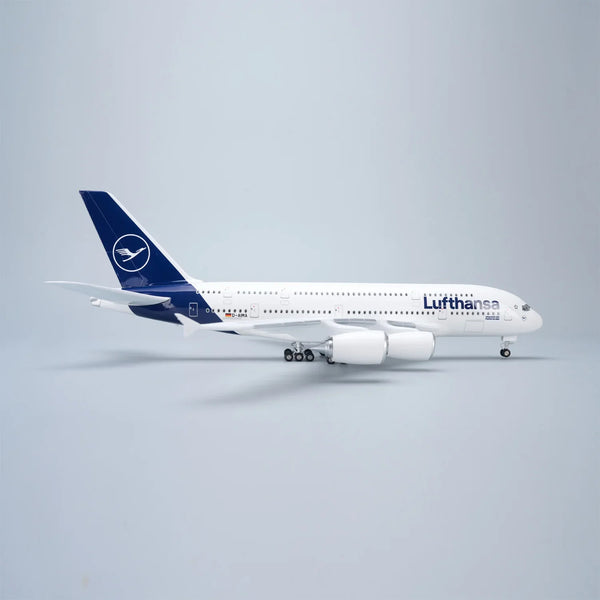 Lufthansa Airbus A380 1:160 – 47 cm / 18.5 in – Opening Cabin Interior - Secondary