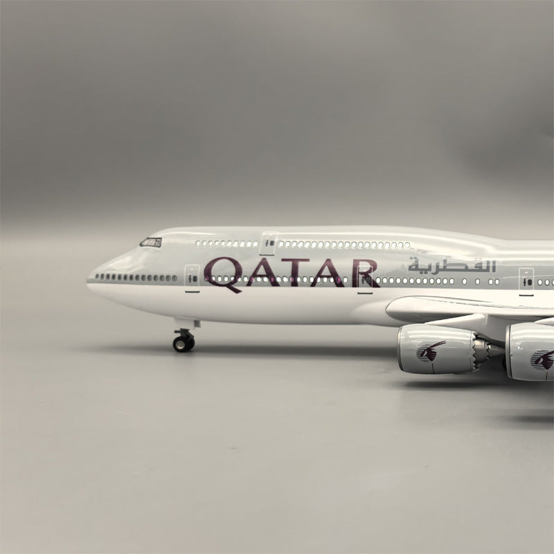 B747 QATAR - SCALE 1/150 - 47CM - 18.5 IN - AIRPLANE MODEL
