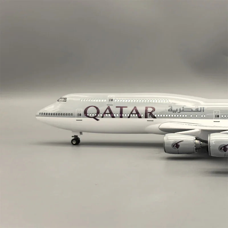 B747 QATAR - SCALE 1/150 - 47CM - 18.5 IN - AIRPLANE MODEL - Image 9