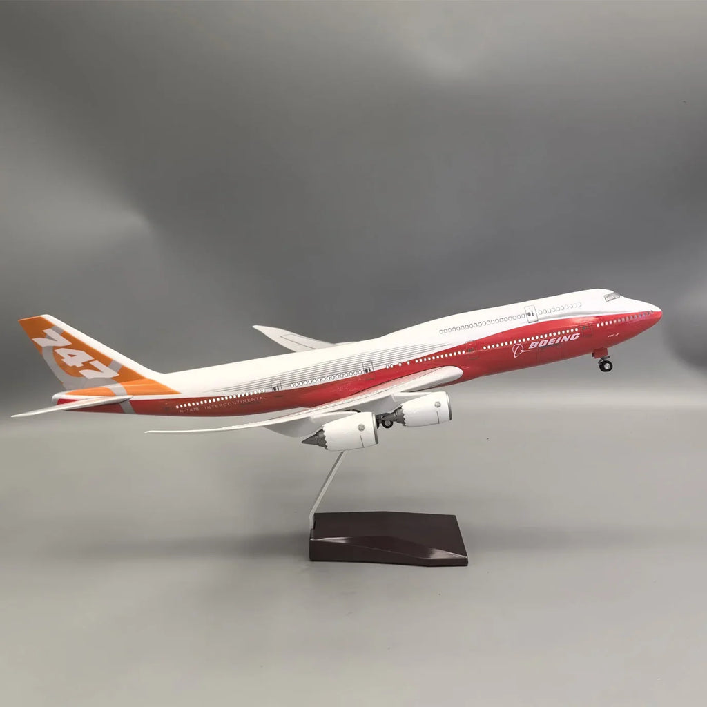 Boeing 747-8 Intercontinental Prototype 1:160 – 47 cm / 18.5 in – Sunrise Livery Edition